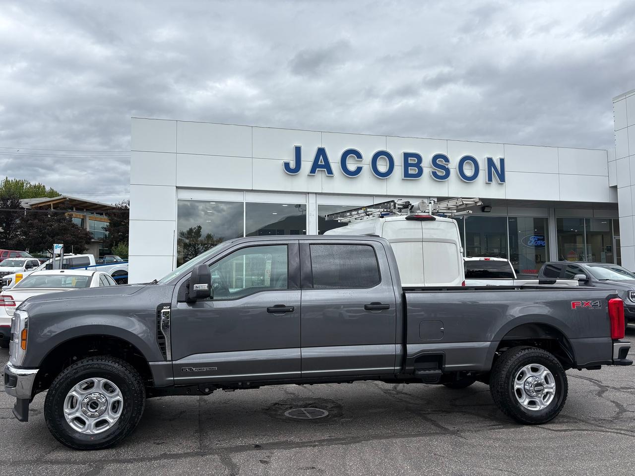2026 Ford F-350 Super Duty SRW XLT Photo1
