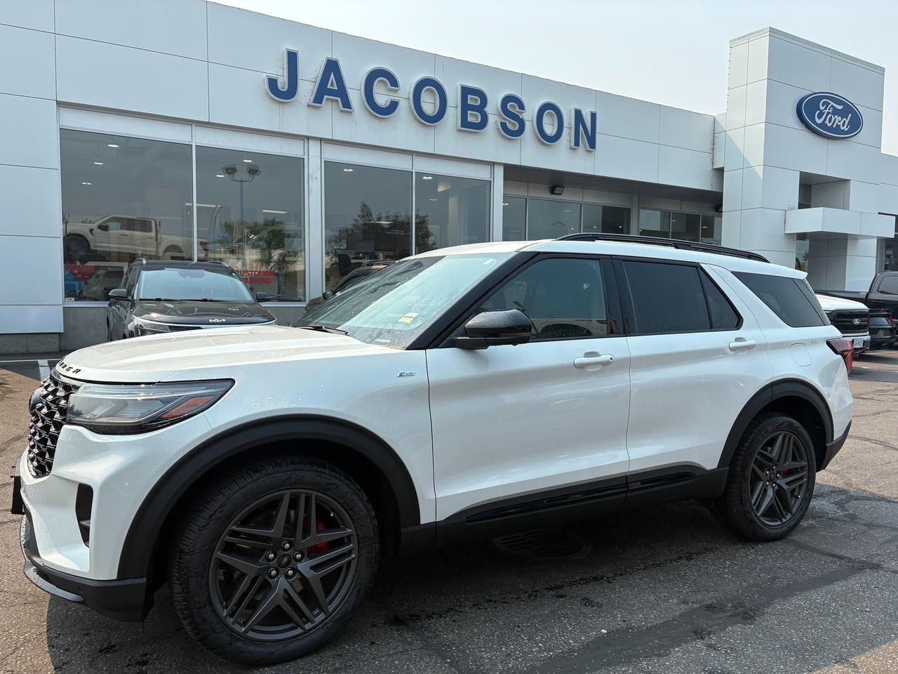 2026 Ford Explorer ST-Line Photo1