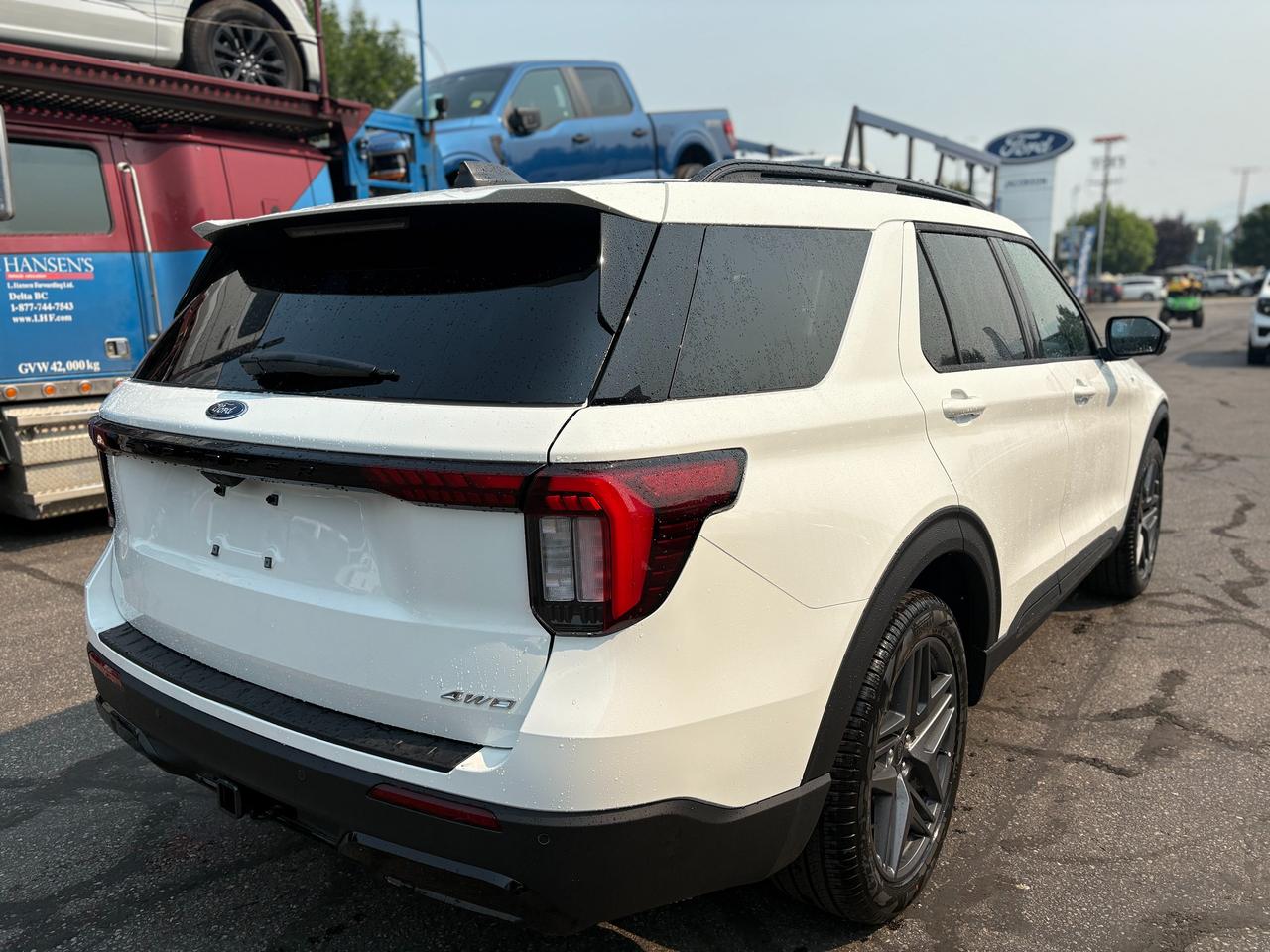 2026 Ford Explorer ST-Line Photo4