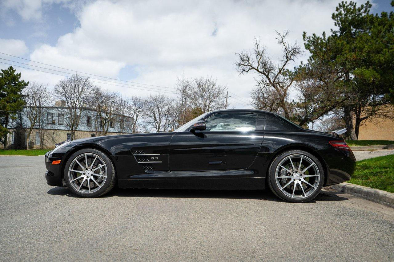 2011 Mercedes-Benz SLS AMG SLS AMG Photo