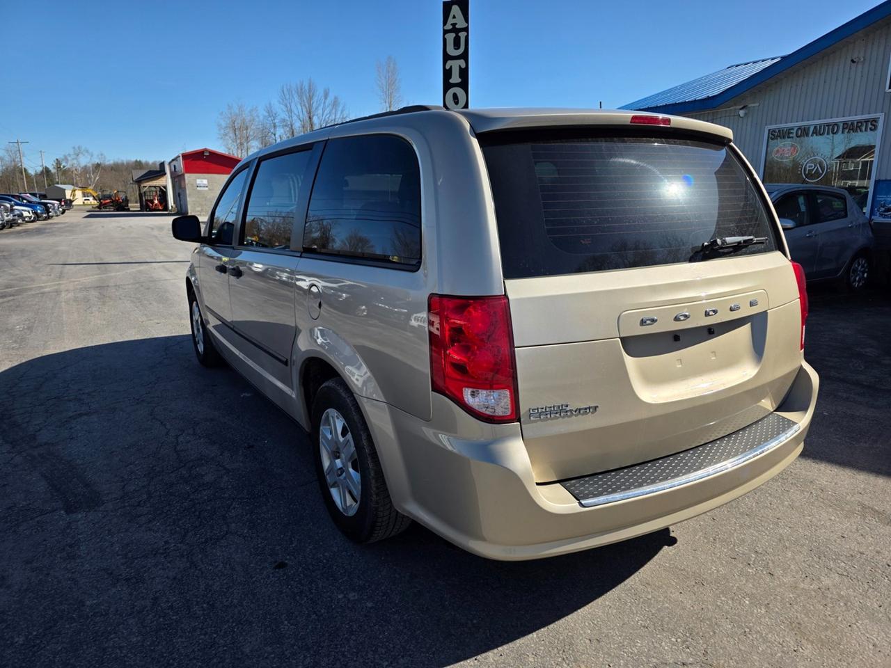 2012 Dodge Grand Caravan SE Photo2