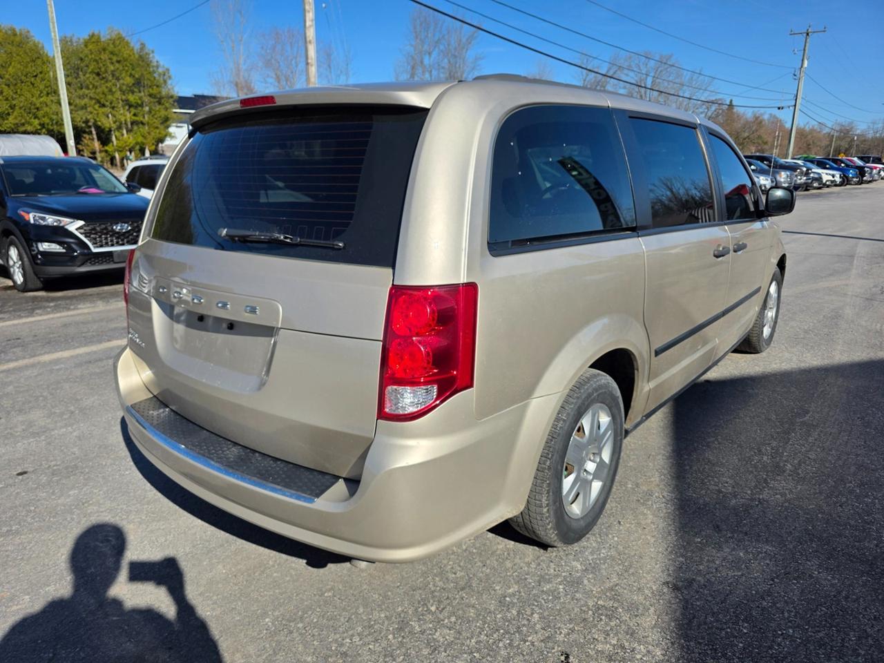 2012 Dodge Grand Caravan SE Photo4