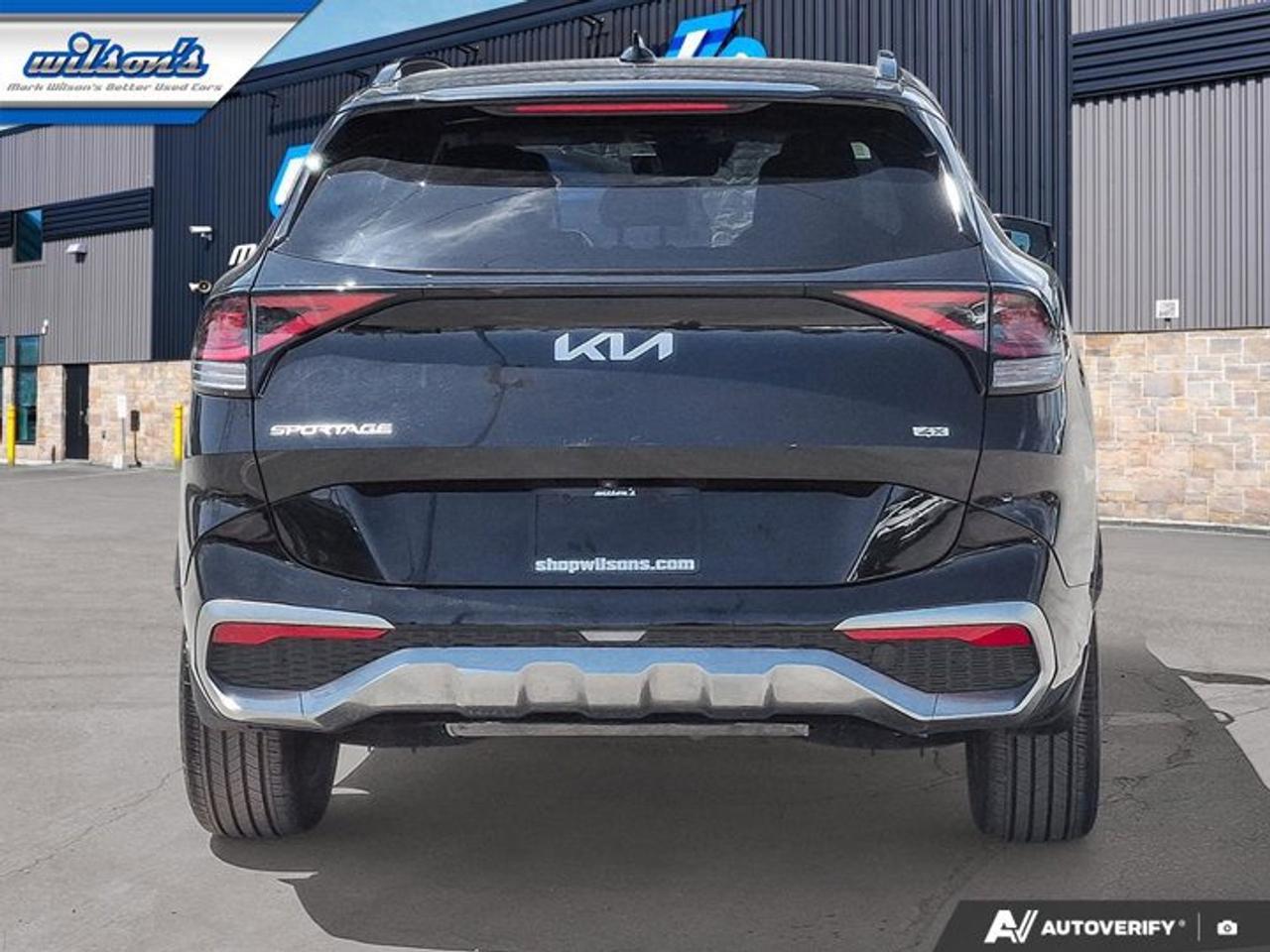 2024 Kia Sportage EX Premium AWD | Leather | Pano Roof | Cooled + Heated Seats | Power Liftgate | Nav | and More ! Photo3