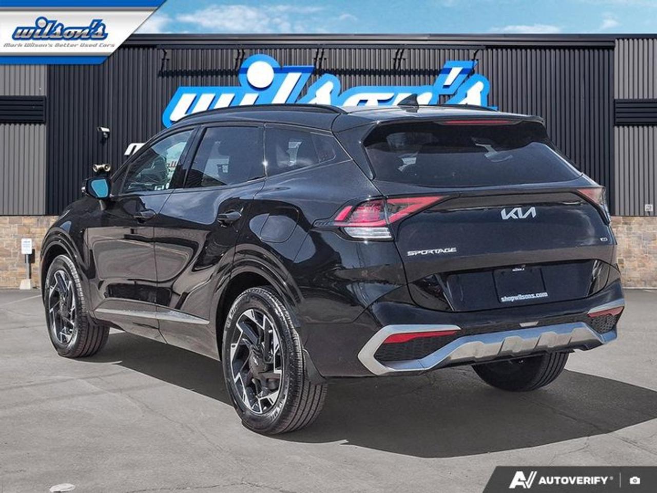 2024 Kia Sportage EX Premium AWD | Leather | Pano Roof | Cooled + Heated Seats | Power Liftgate | Nav | and More ! Photo