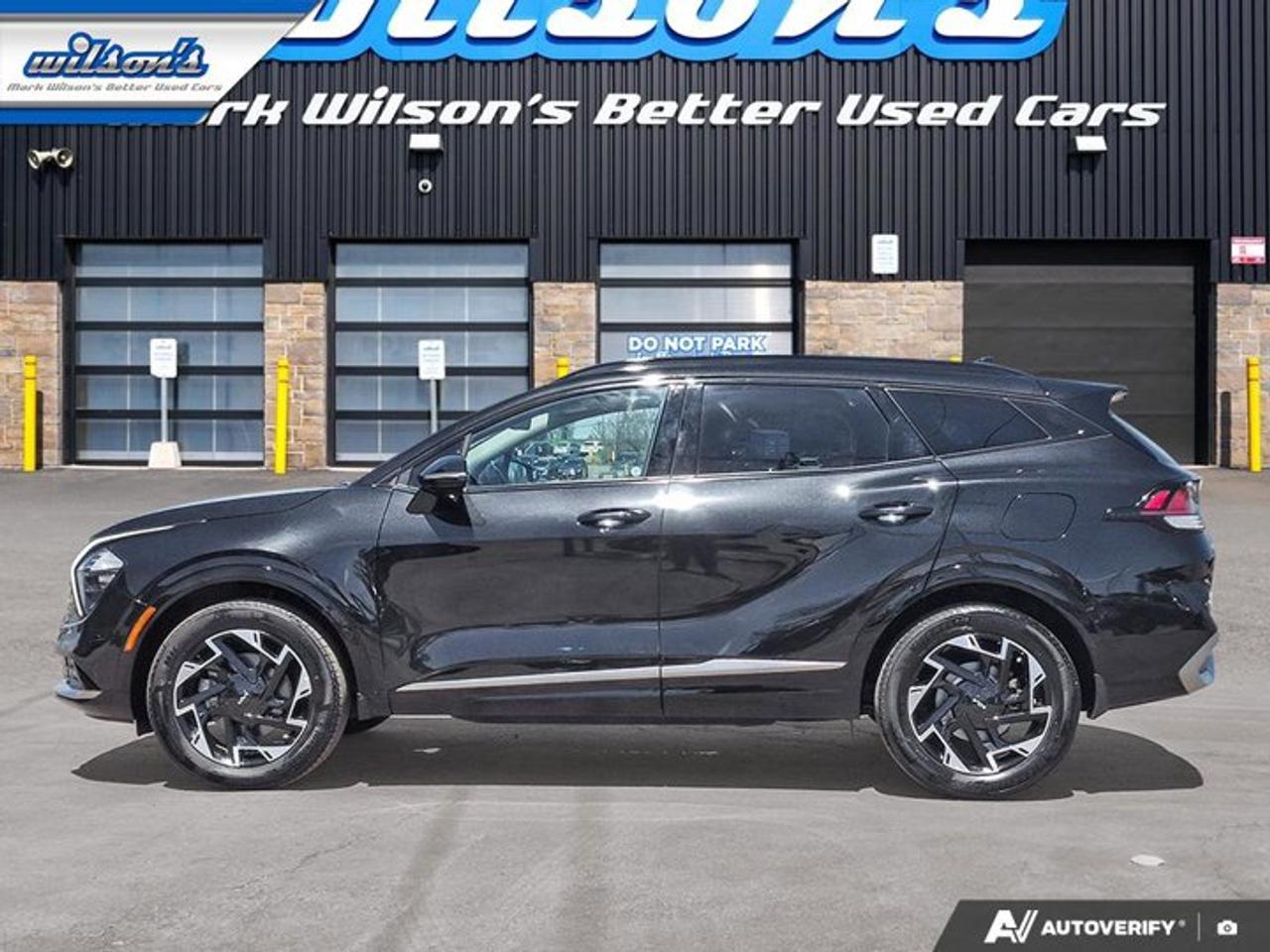 2024 Kia Sportage EX Premium AWD | Leather | Pano Roof | Cooled + Heated Seats | Power Liftgate | Nav | and More ! Photo