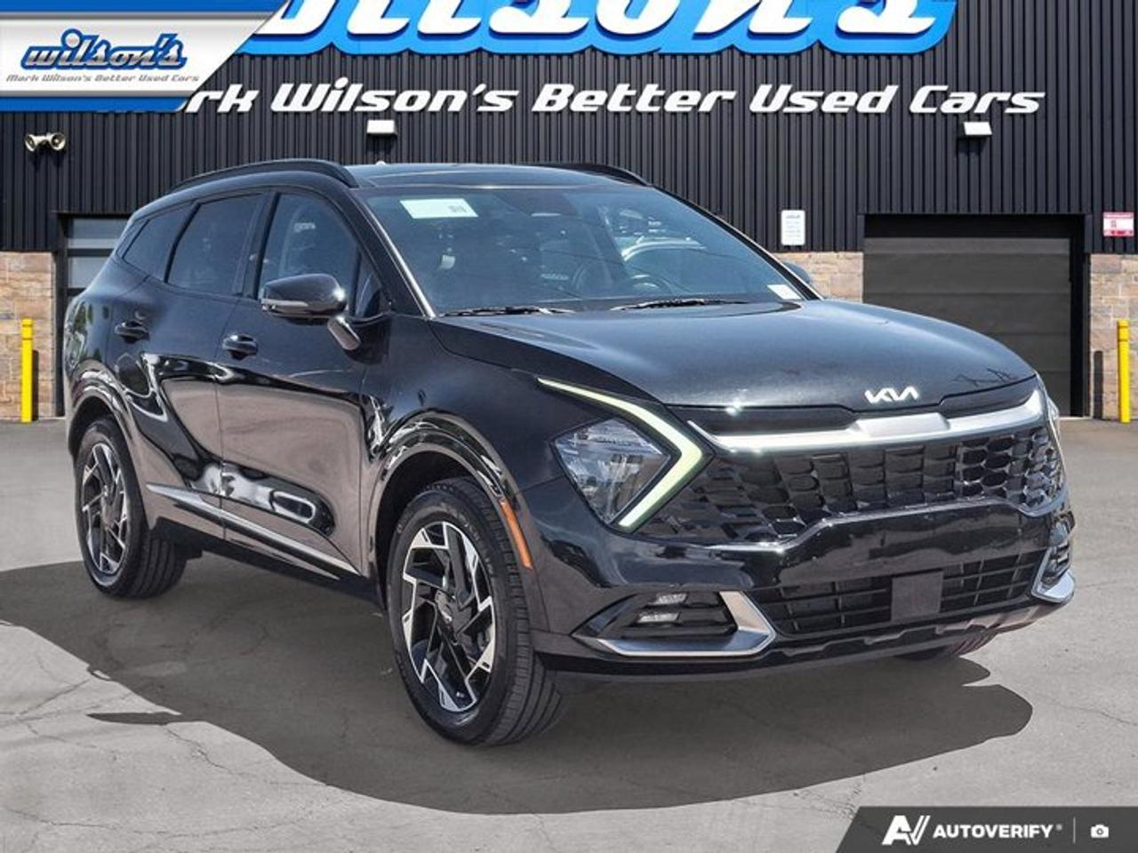 2024 Kia Sportage EX Premium AWD | Leather | Pano Roof | Cooled + Heated Seats | Power Liftgate | Nav | and More ! Photo