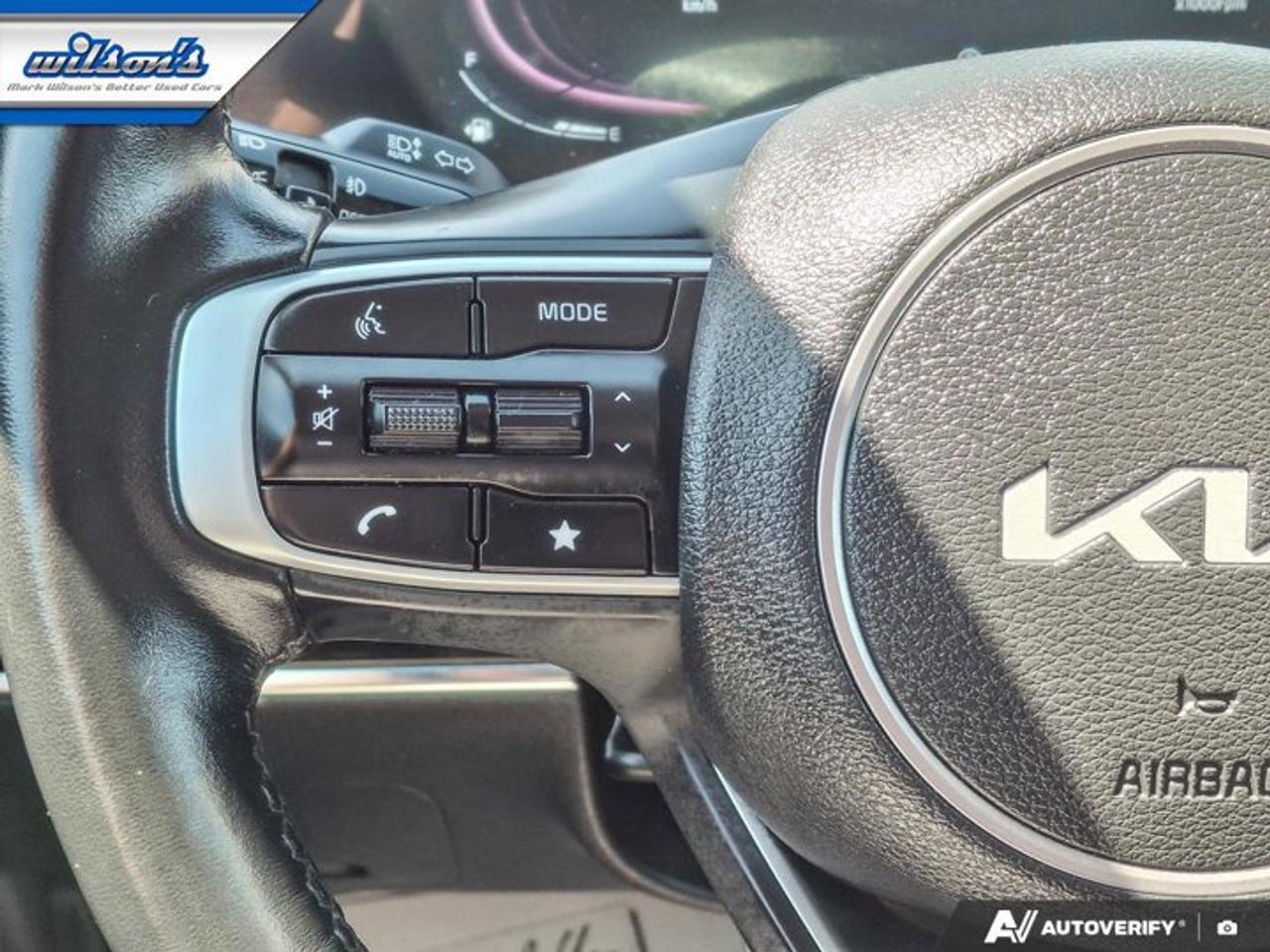 2024 Kia Sportage EX Premium AWD | Leather | Pano Roof | Cooled + Heated Seats | Power Liftgate | Nav | and More ! Photo
