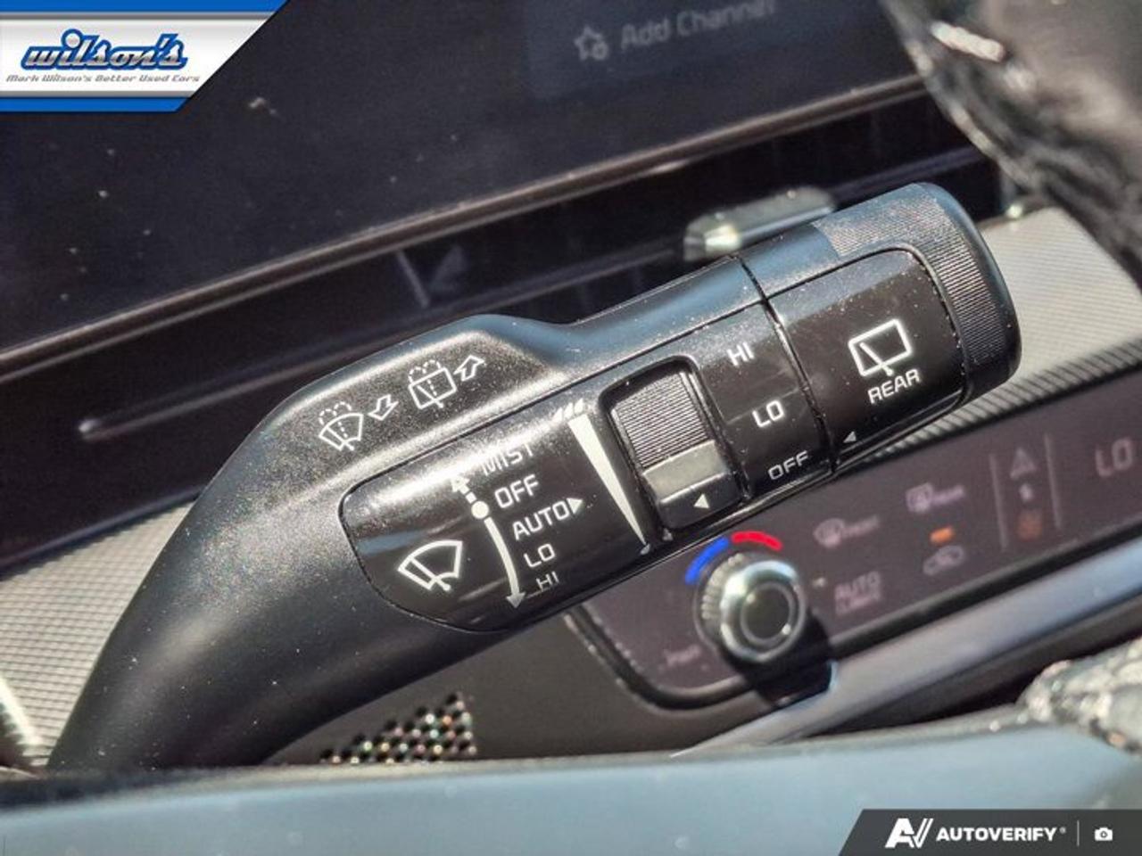 2024 Kia Sportage EX Premium AWD | Leather | Pano Roof | Cooled + Heated Seats | Power Liftgate | Nav | and More ! Photo