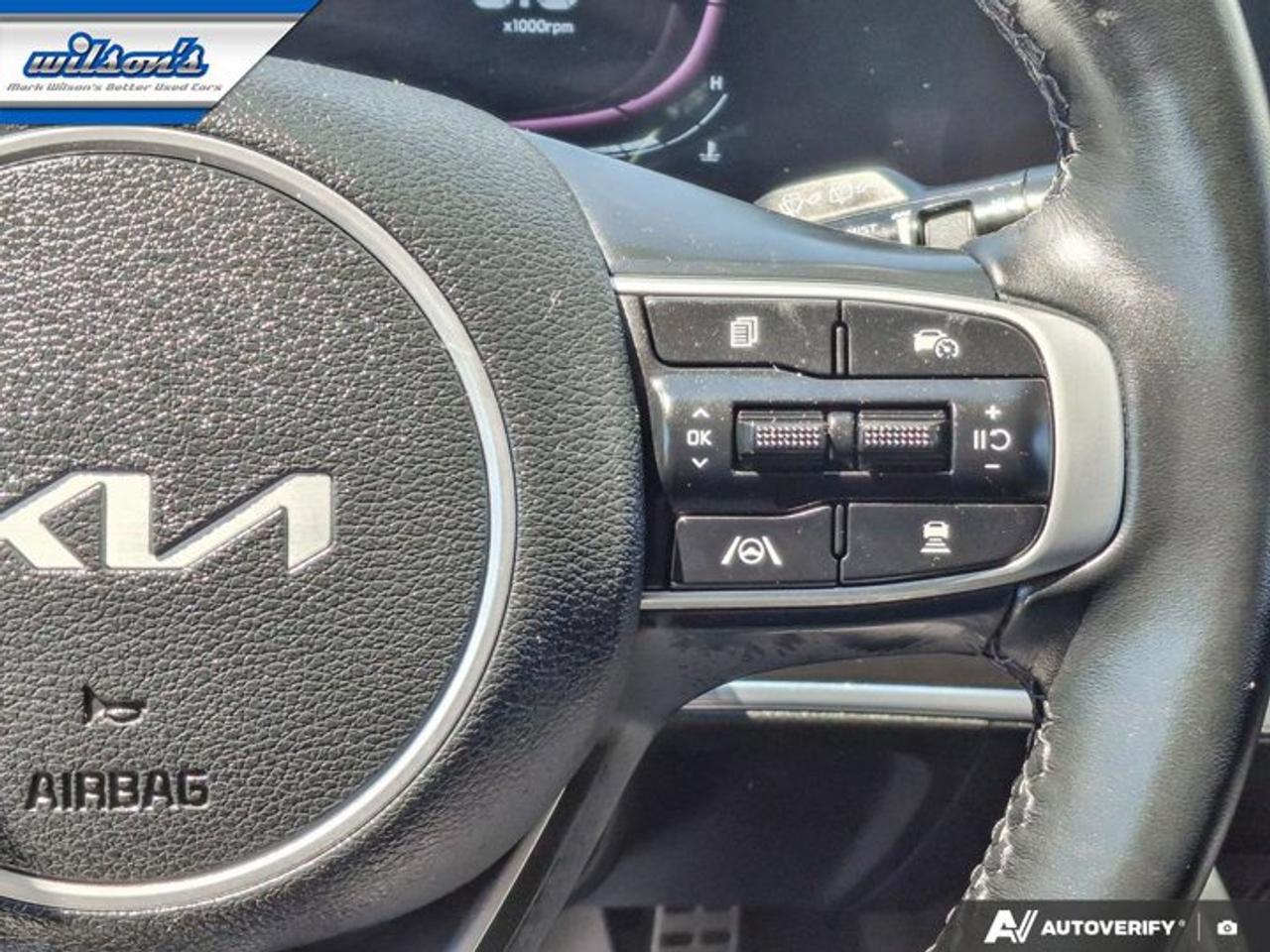 2024 Kia Sportage EX Premium AWD | Leather | Pano Roof | Cooled + Heated Seats | Power Liftgate | Nav | and More ! Photo