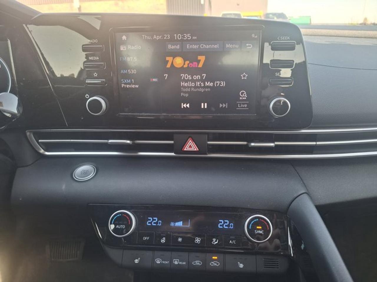 2022 Hyundai Elantra Hybrid Ultimate | Leather | Sunroof | Heated Bucket Seats + Steering | Remote Start | CarPlay and More ! Photo3