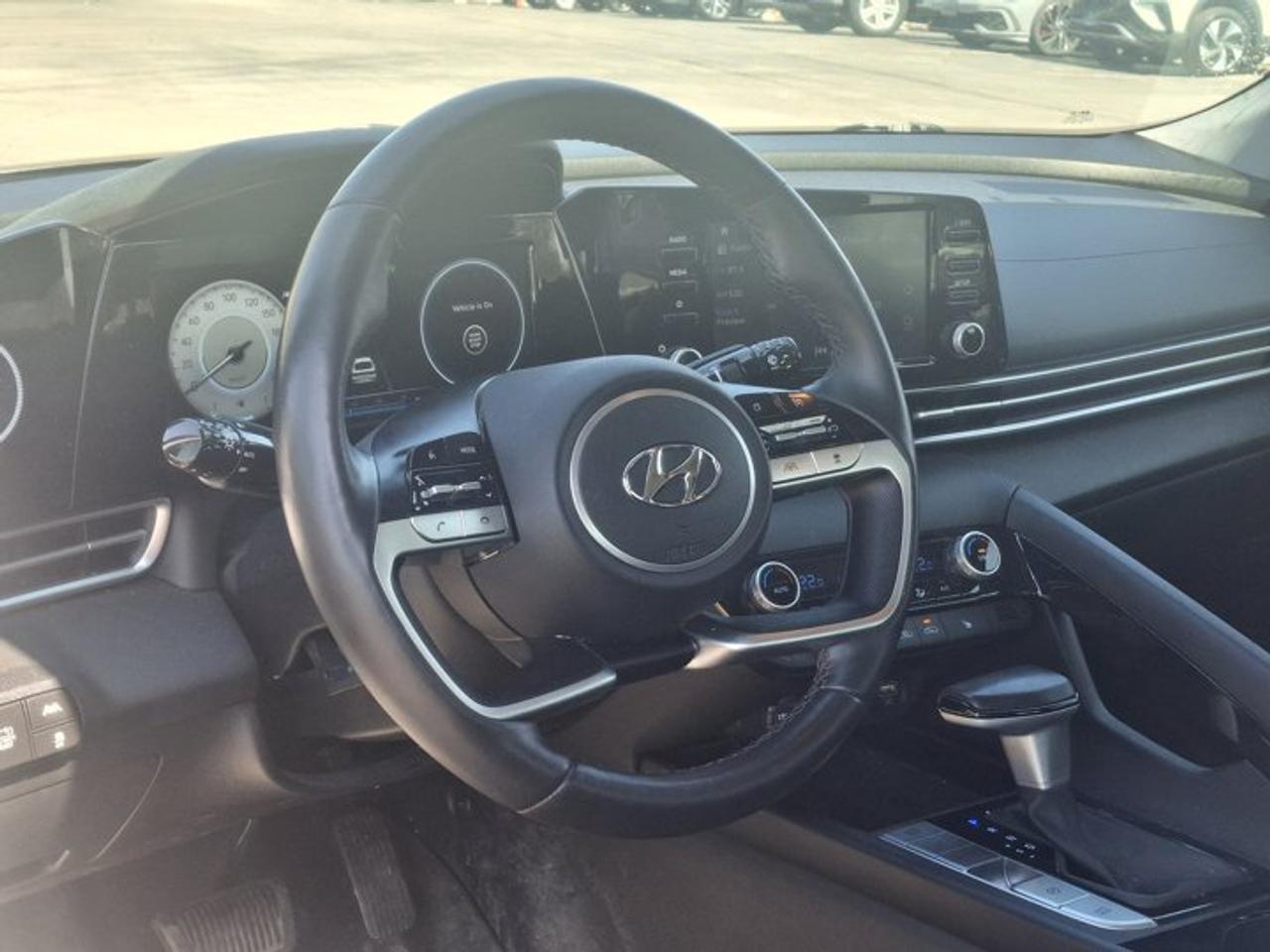 2022 Hyundai Elantra Hybrid Ultimate | Leather | Sunroof | Heated Bucket Seats + Steering | Remote Start | CarPlay and More ! Photo
