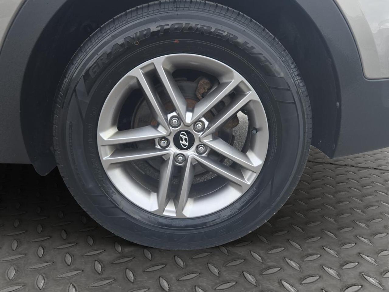 2017 Hyundai Santa Fe Sport SE Photo