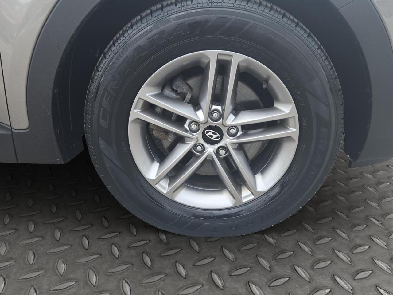 2017 Hyundai Santa Fe Sport SE Photo