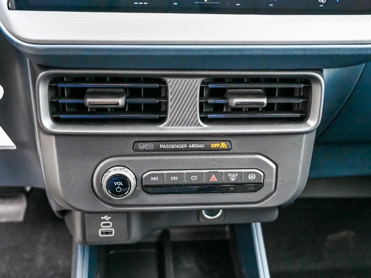 2026 Ford Maverick XL Photo