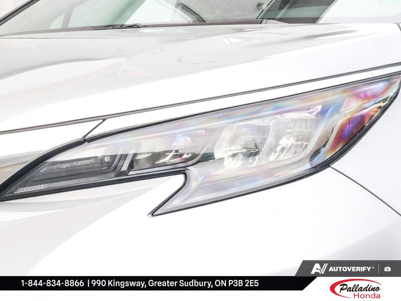 2025 Toyota Sienna LE Photo