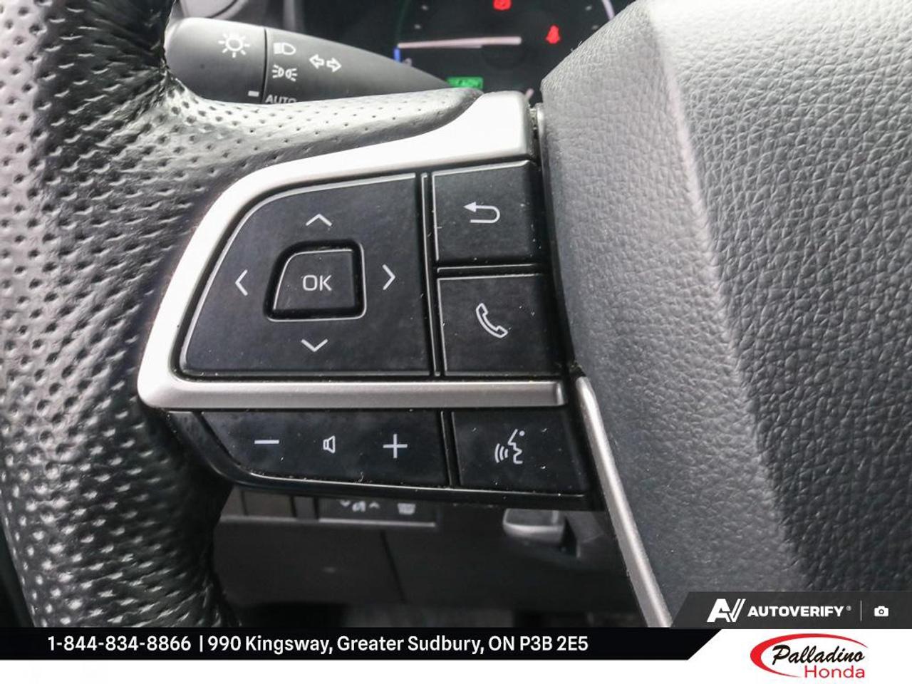 2025 Toyota Sienna LE Photo