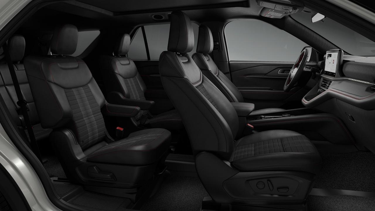 2026 Ford Explorer ST-Line Photo