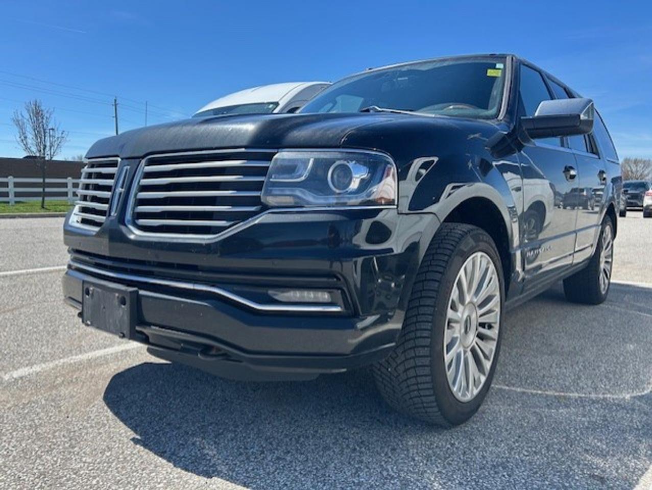 Used 2017 Lincoln Navigator 4WD 4dr Select for sale in Watford, ON