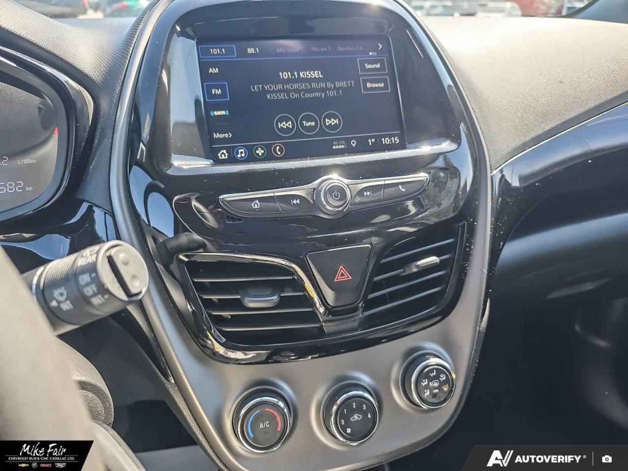 2021 Chevrolet Spark 1LT CVT ONE OWNER / Chevrolet Infotainment System with 7" Diagonal Colour Touch Screen Photo