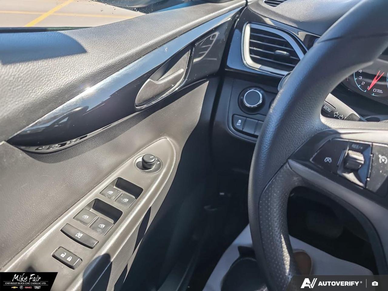 2021 Chevrolet Spark 1LT CVT ONE OWNER / Chevrolet Infotainment System with 7" Diagonal Colour Touch Screen Photo