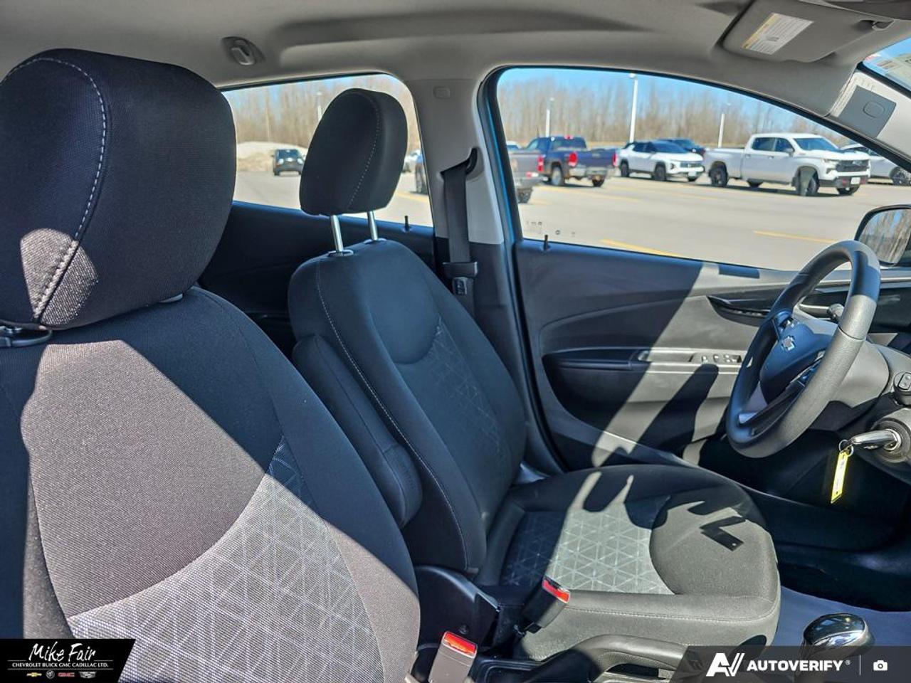 2021 Chevrolet Spark 1LT CVT ONE OWNER / Chevrolet Infotainment System with 7" Diagonal Colour Touch Screen Photo