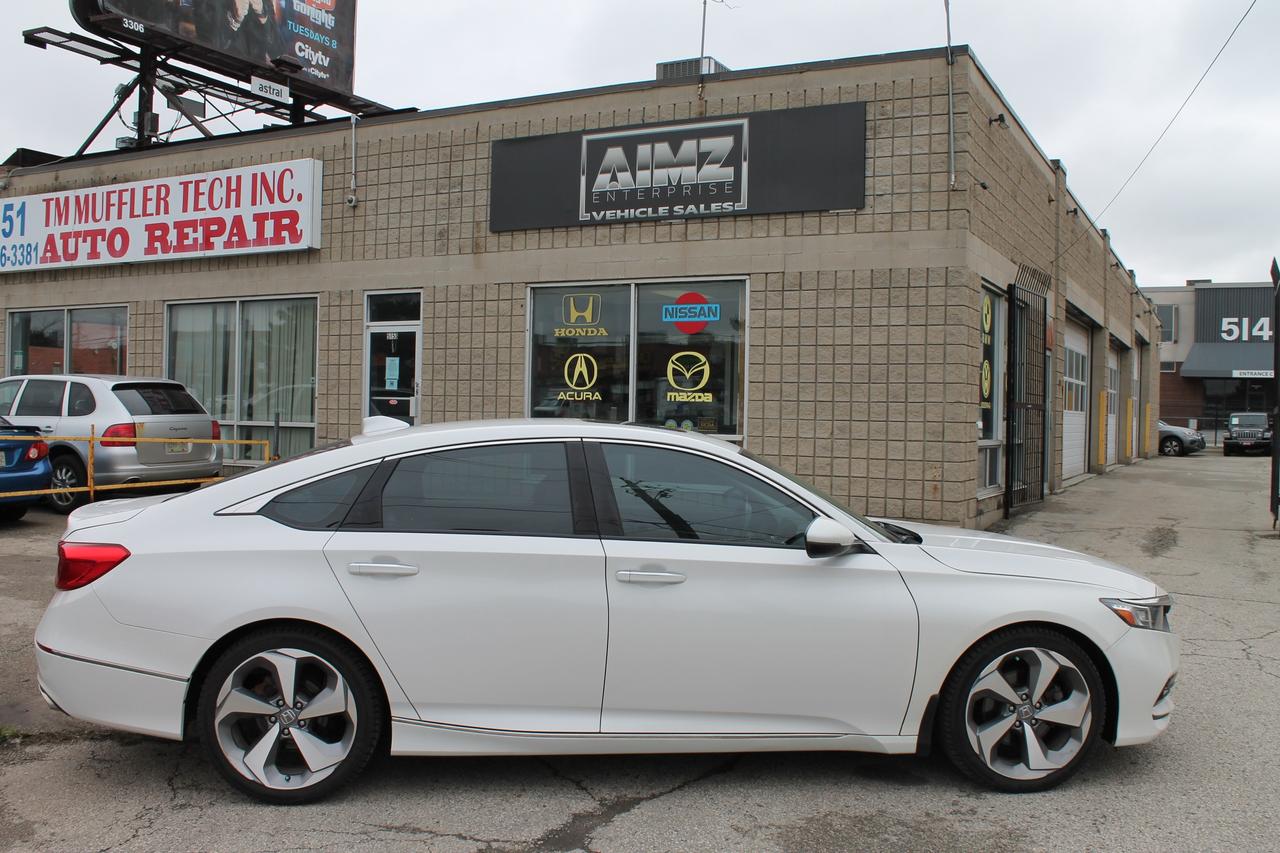2019 Honda Accord Touring 2.0T Photo