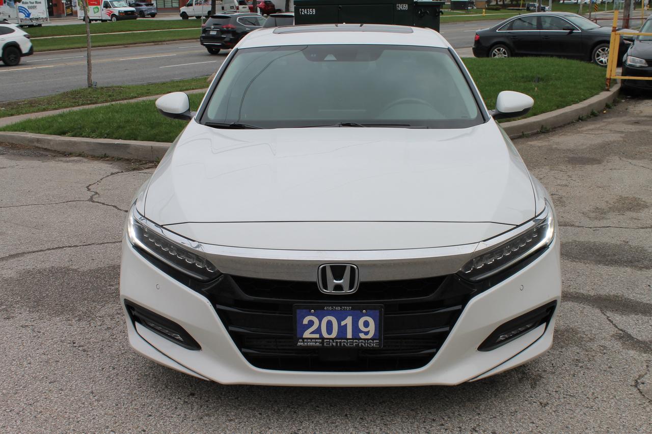 2019 Honda Accord Touring 2.0T Photo