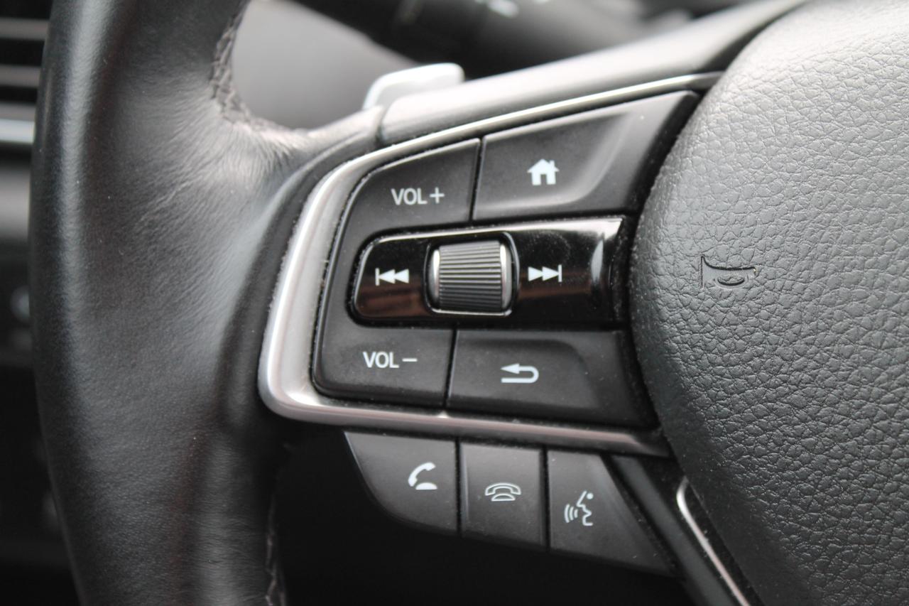 2019 Honda Accord Touring 2.0T Photo