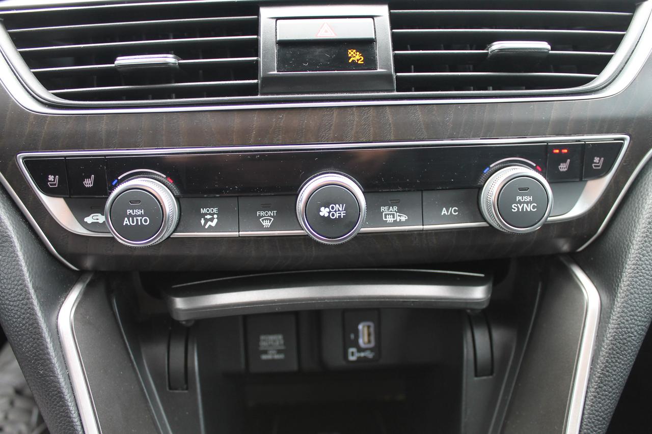 2019 Honda Accord Touring 2.0T Photo