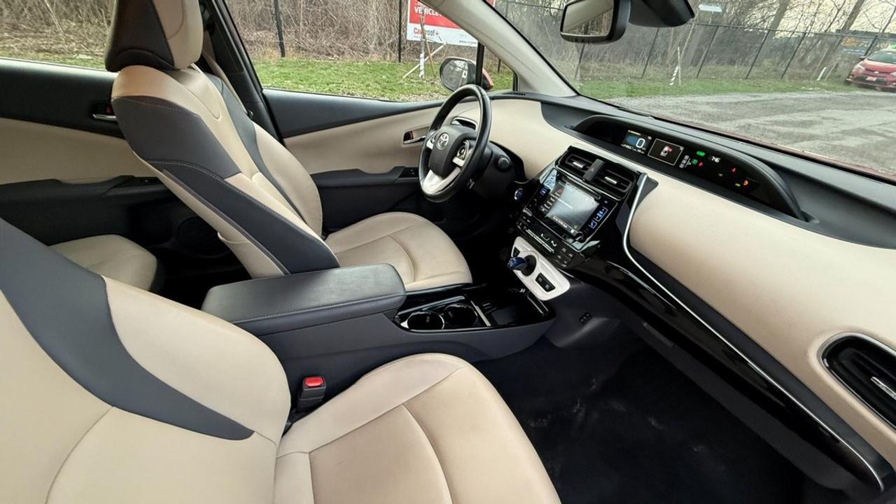 2018 Toyota Prius Hybrid-CLEAN HISTORY Photo
