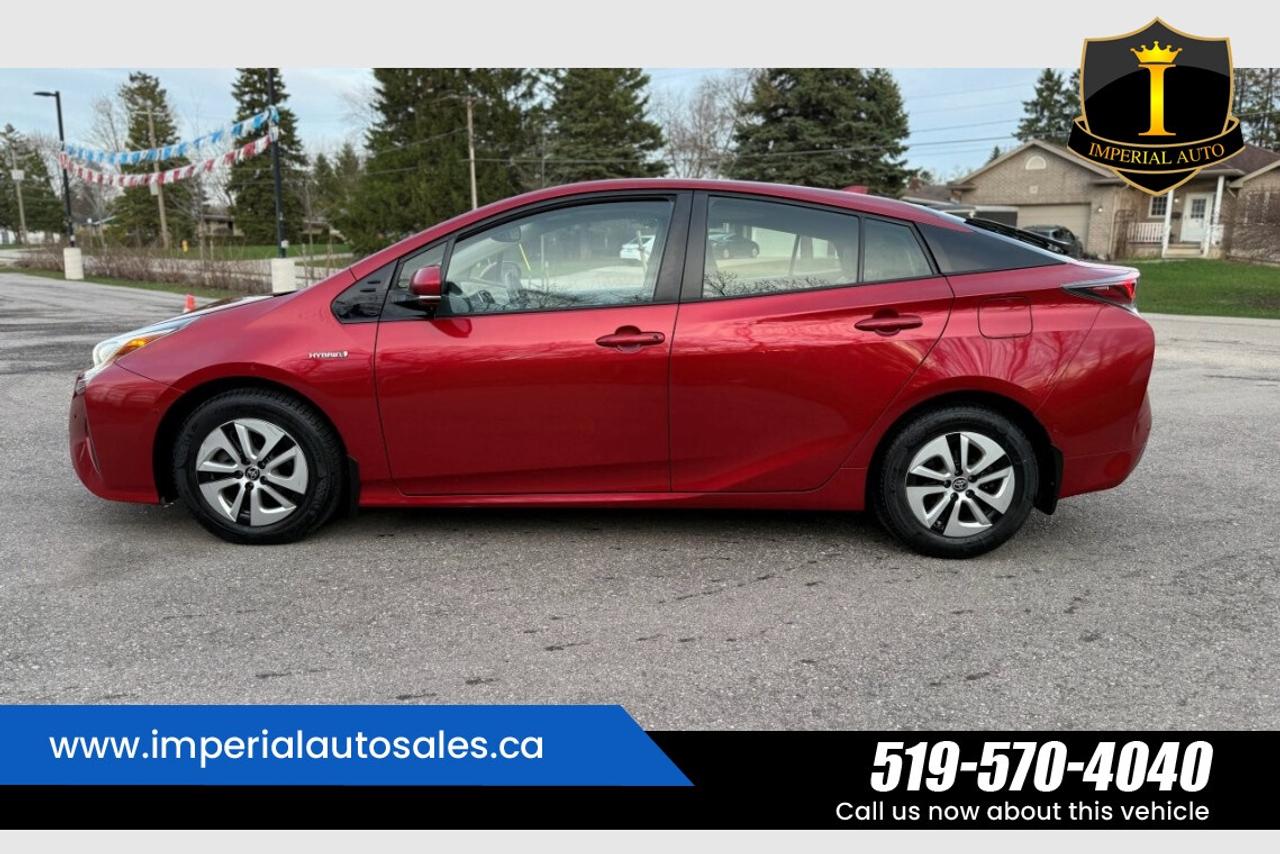 2018 Toyota Prius Hybrid-CLEAN HISTORY Photo