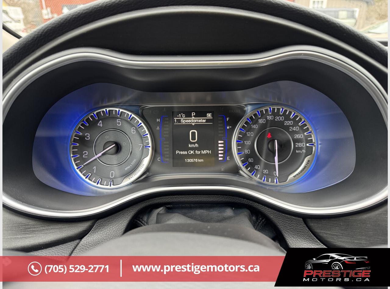 2015 Chrysler 200 Limited Photo