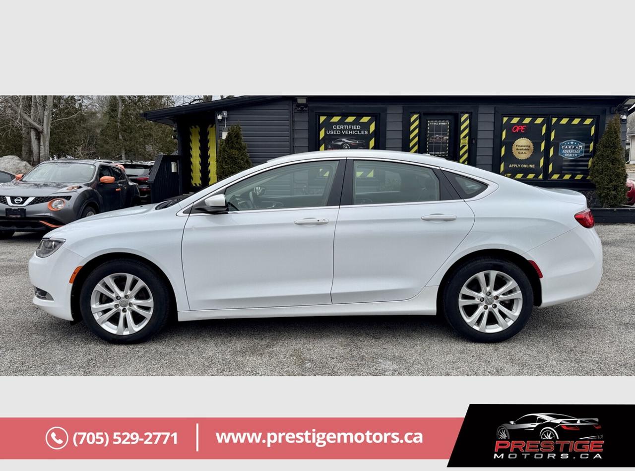 2015 Chrysler 200 Limited Photo