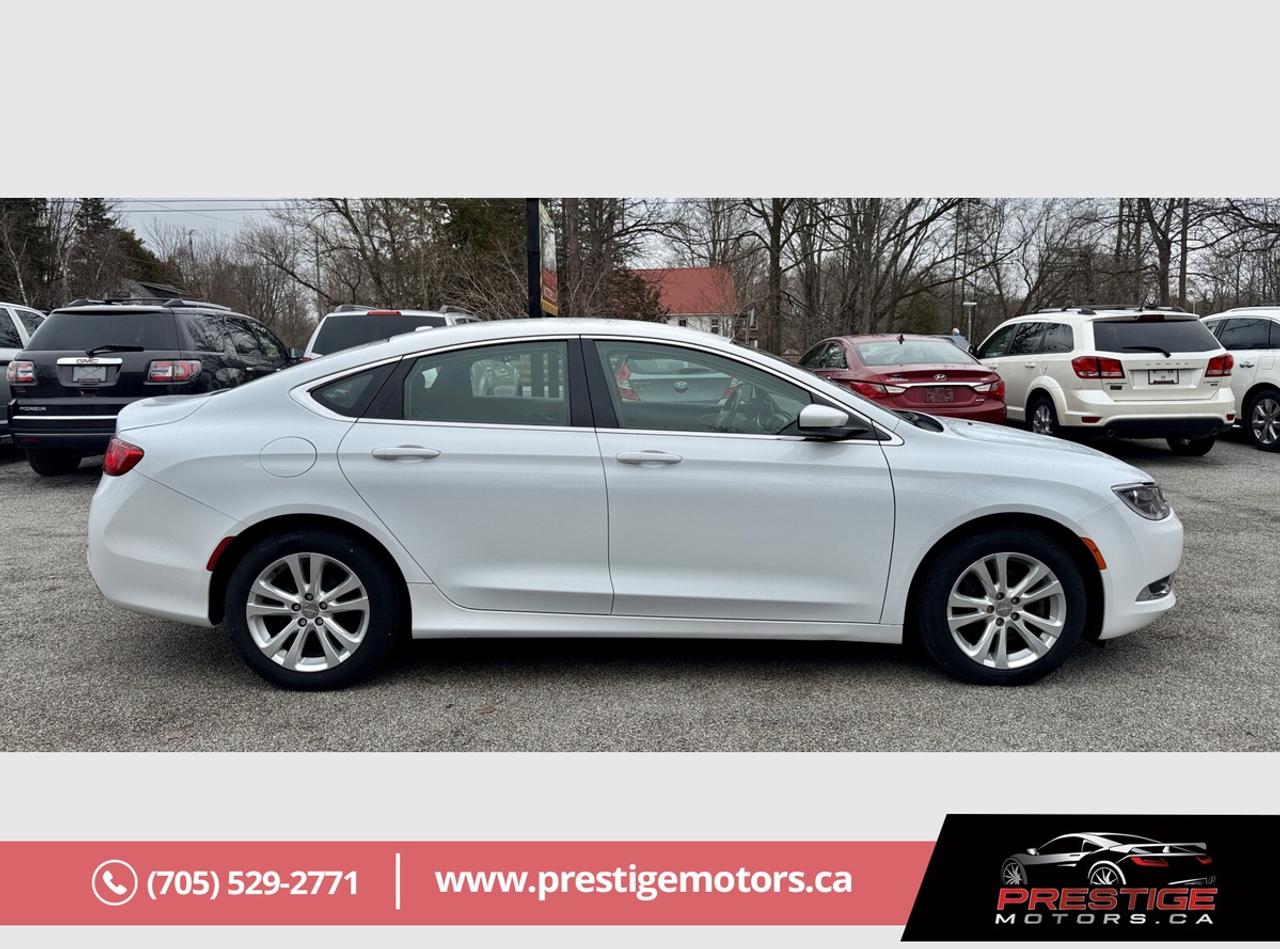 2015 Chrysler 200 Limited Photo