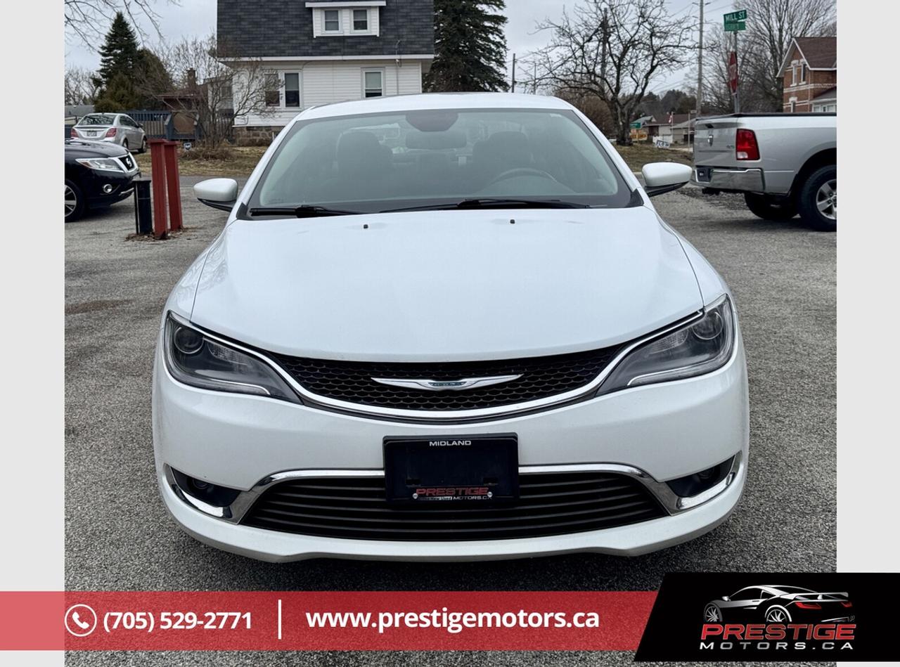 2015 Chrysler 200 Limited Photo