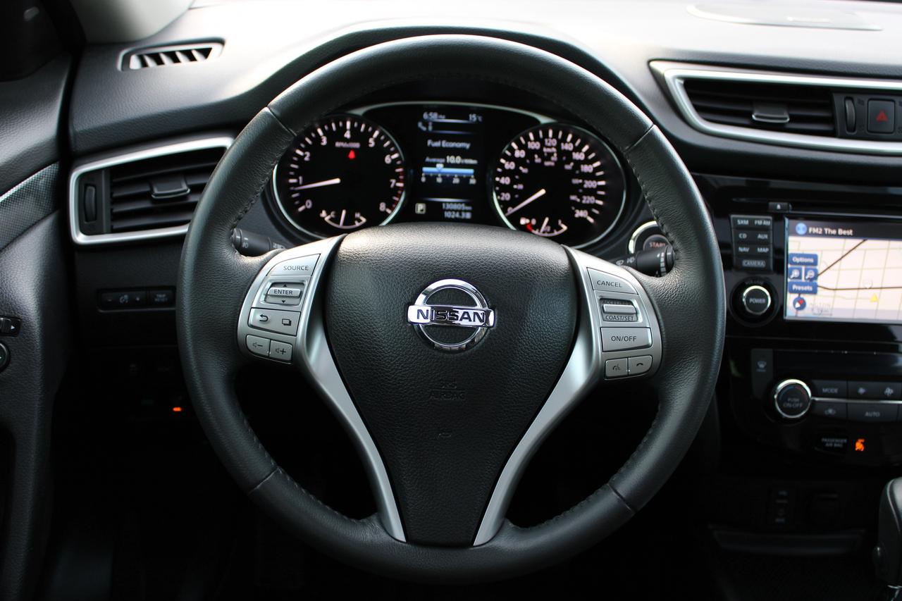 2015 Nissan Rogue SL Photo