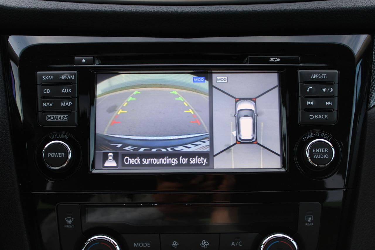 2015 Nissan Rogue SL Photo