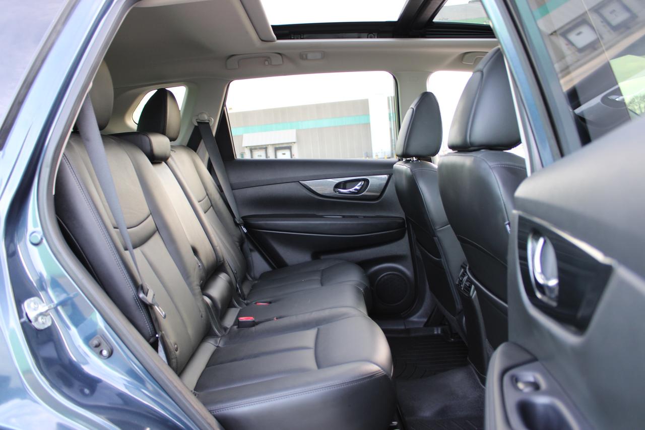 2015 Nissan Rogue SL Photo