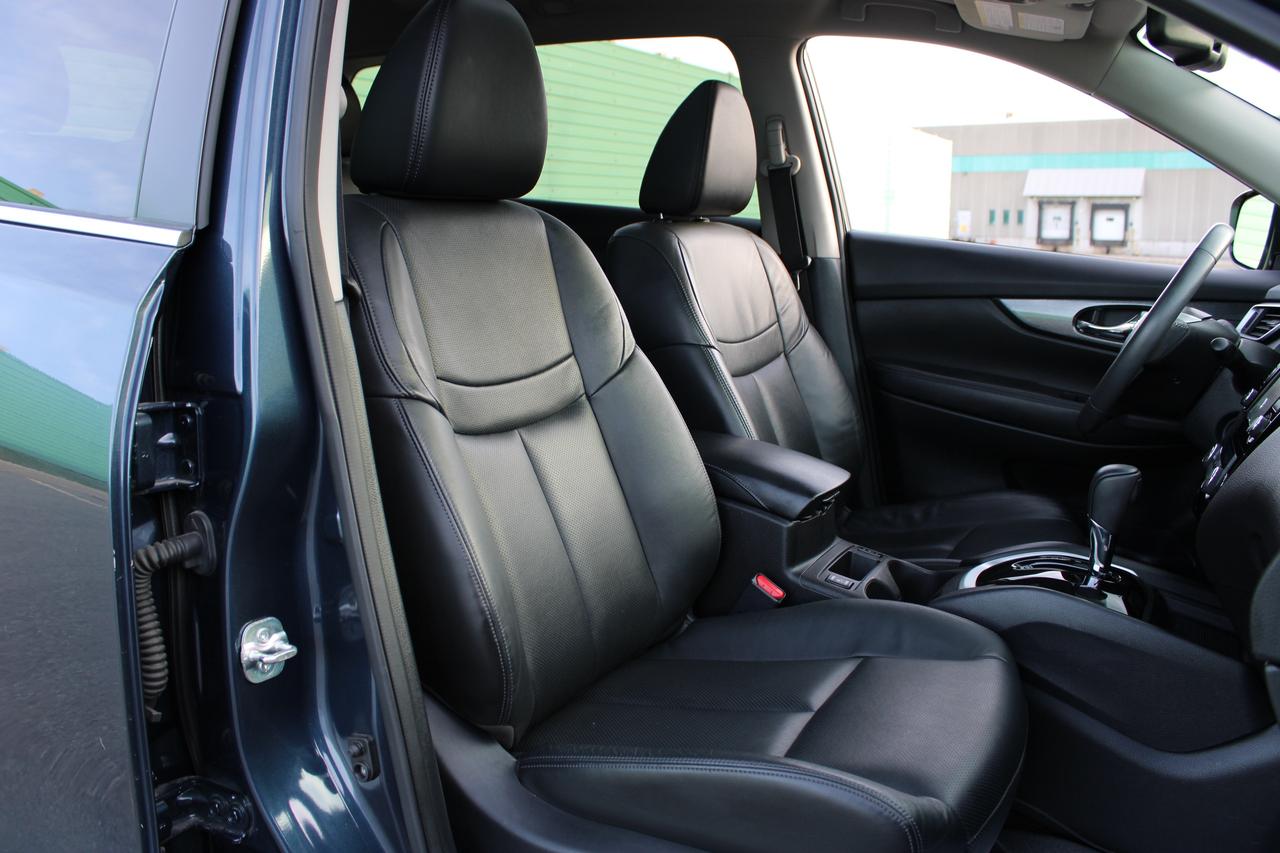 2015 Nissan Rogue SL Photo