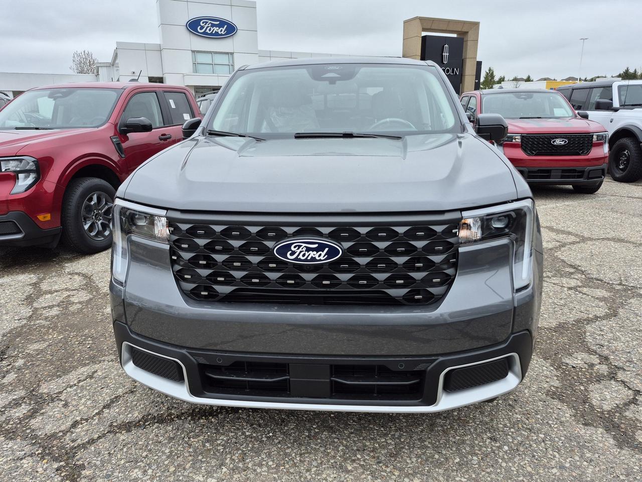 2026 Ford Maverick LARIAT, HYBRID!!!, MOONROOF, 360 CAM, REMOTE START Photo