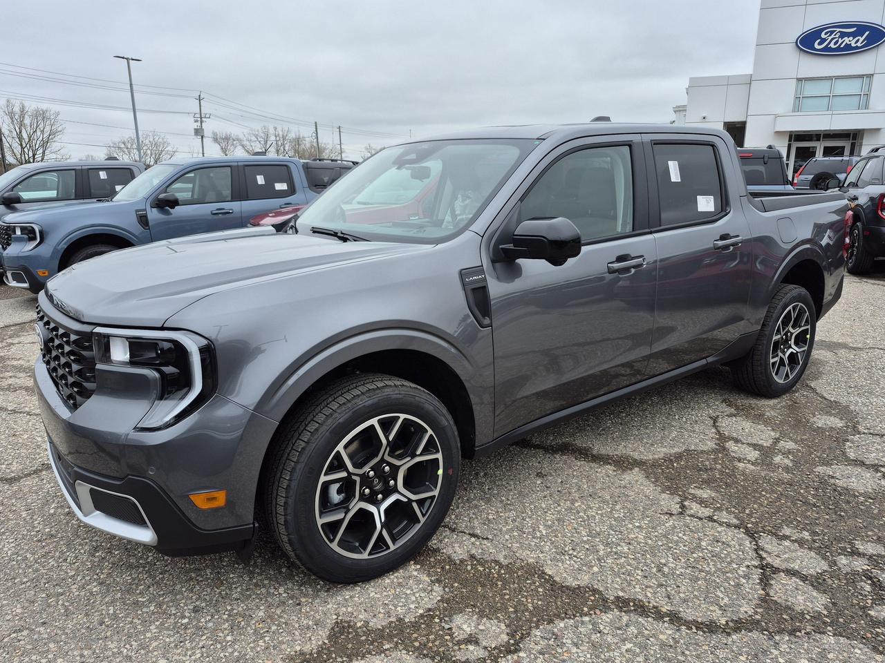 2026 Ford Maverick LARIAT, HYBRID!!!, MOONROOF, 360 CAM, REMOTE START Photo