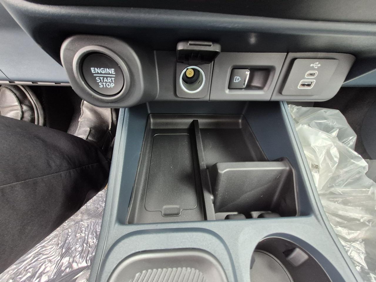 2026 Ford Maverick LARIAT, HYBRID!!!, MOONROOF, 360 CAM, REMOTE START Photo