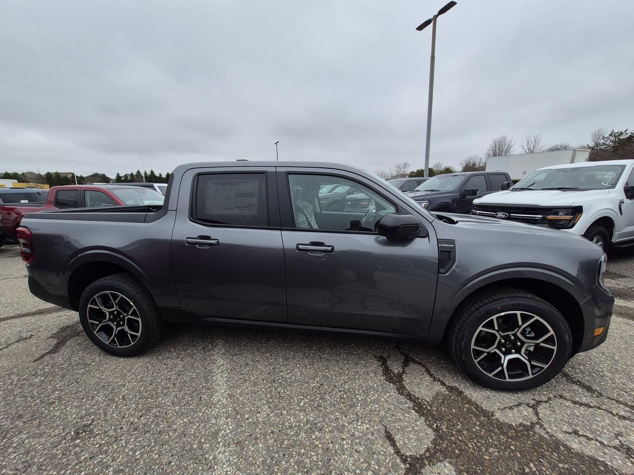 2026 Ford Maverick LARIAT, HYBRID!!!, MOONROOF, 360 CAM, REMOTE START Photo