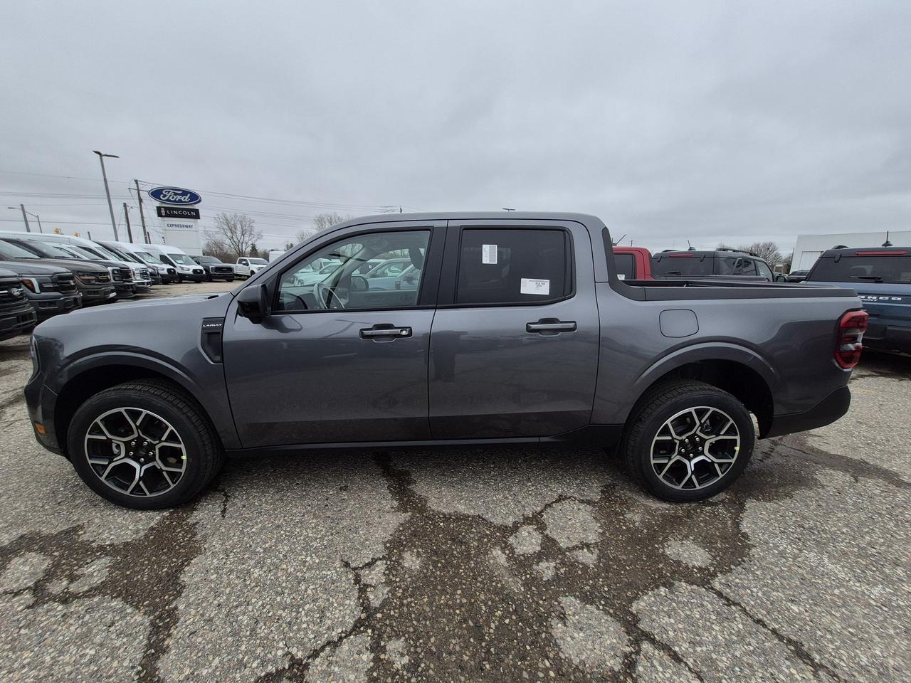 2026 Ford Maverick LARIAT, HYBRID!!!, MOONROOF, 360 CAM, REMOTE START Photo