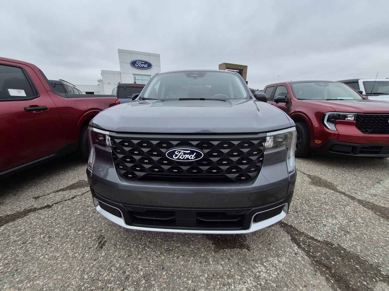 2026 Ford Maverick LARIAT, HYBRID!!!, MOONROOF, 360 CAM, REMOTE START Photo