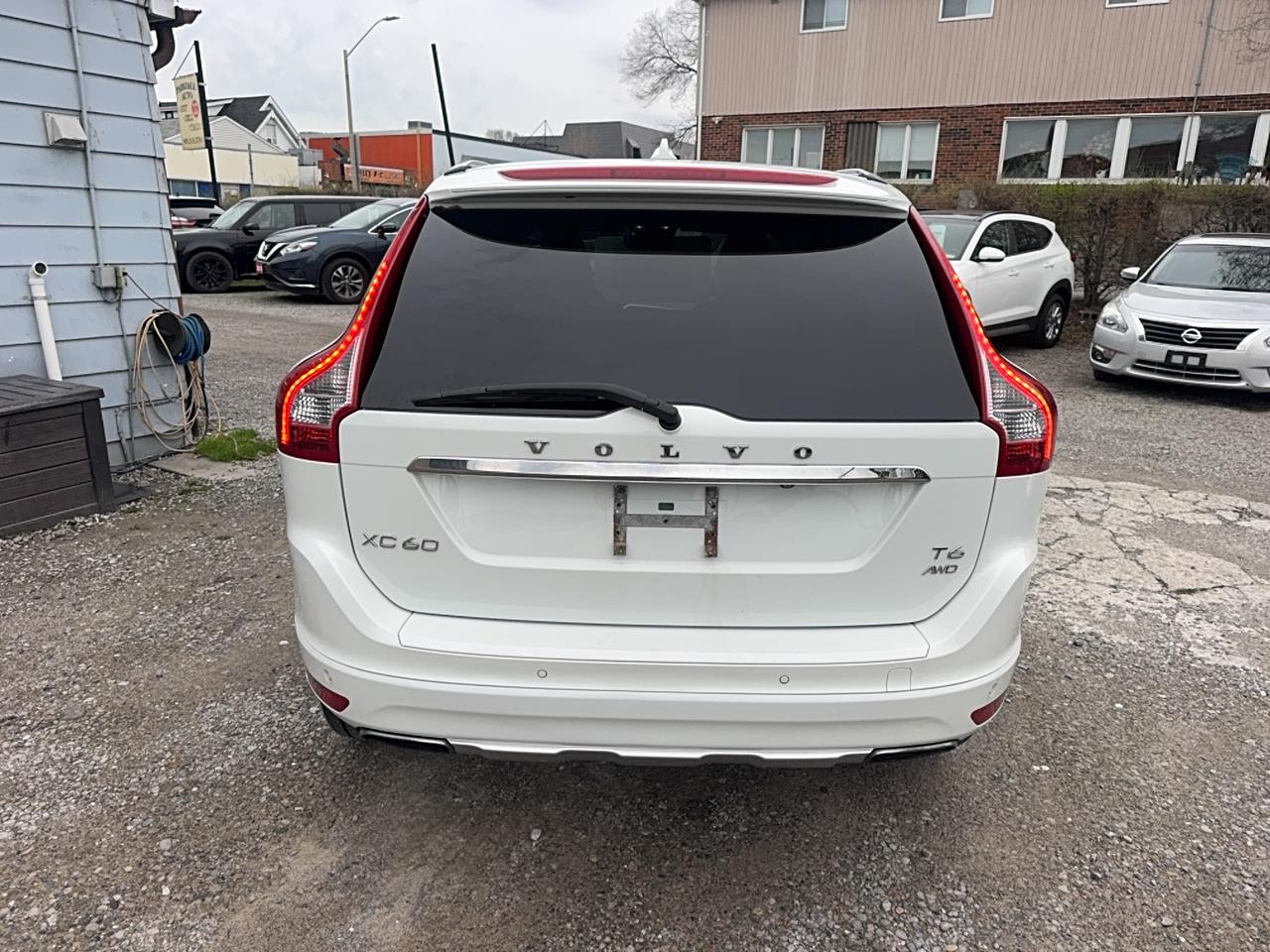 2015 Volvo XC60 T6 Premier Plus Photo3