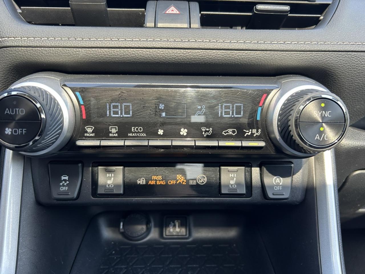 2025 Toyota RAV4 XLE  - Sunroof -  Power Liftgate Photo