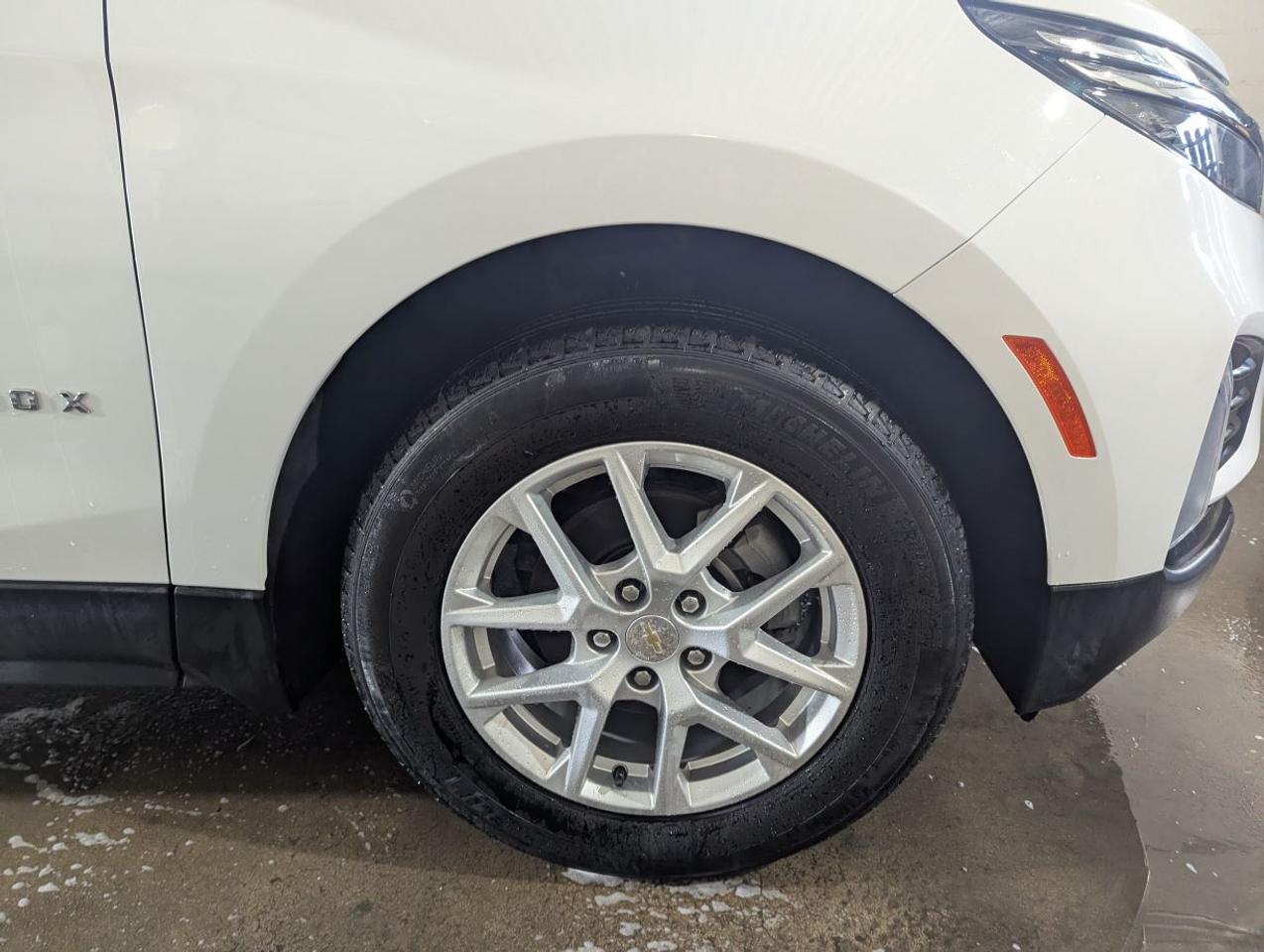 2023 Chevrolet Equinox LT  GREAT GAS MILEAGE!! Photo