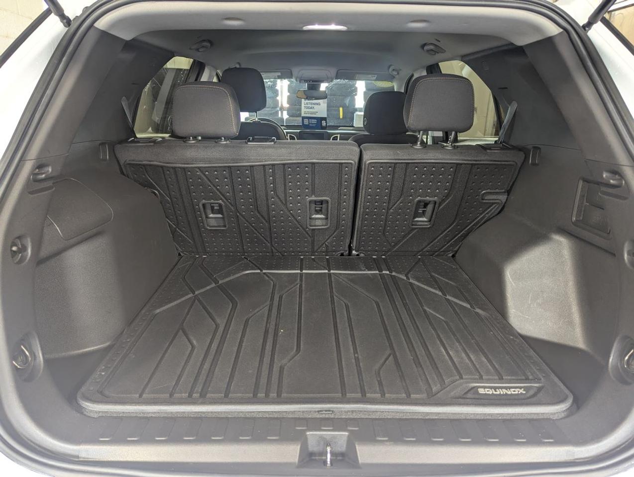 2023 Chevrolet Equinox LT  GREAT GAS MILEAGE!! Photo