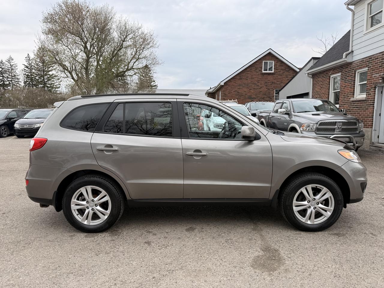 2012 Hyundai Santa Fe GL SPORT Photo
